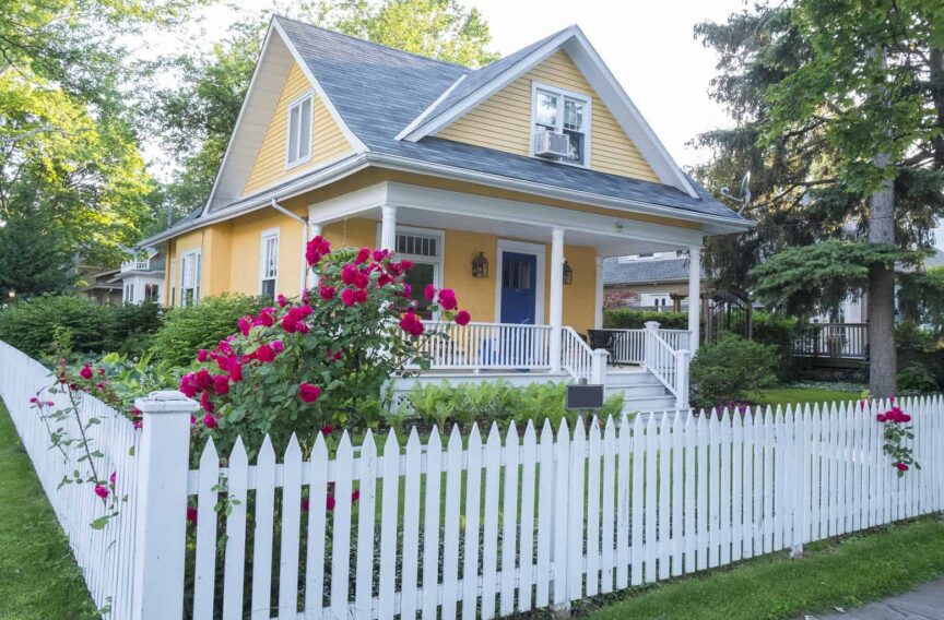 Wood Picket Fence